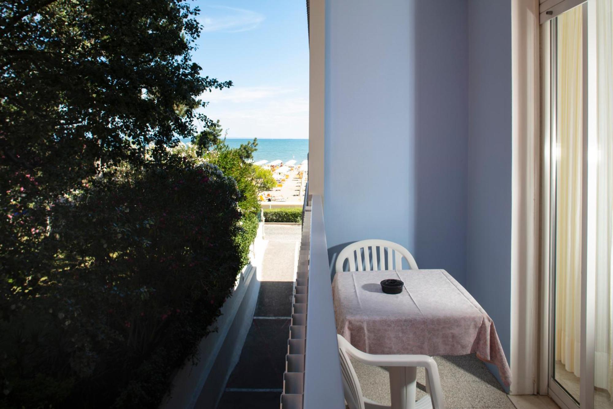 Hotel Pelikan Lignano Sabbiadoro Exterior foto